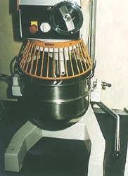 Foto: ber dem Kessel angebrachtes Schutzgitter