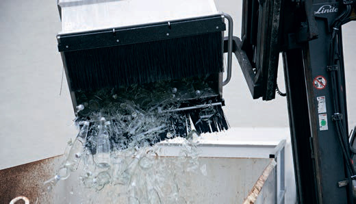 Bild 4 Problemloses Ausleeren der Scherbenwagen