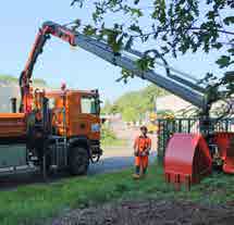 Abb. 150 LKW mit Ladekran