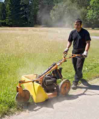 Abb. 33 Mharbeiten mit handgefhrten Mhgerten